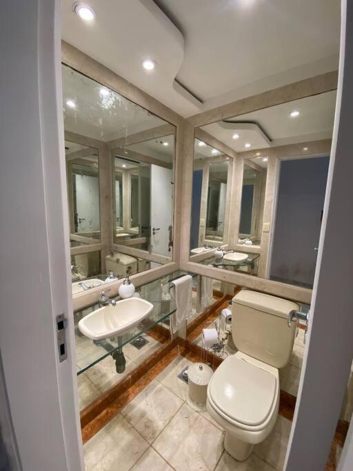Apartamento 4qtos - Debrucado Sobre O Mar