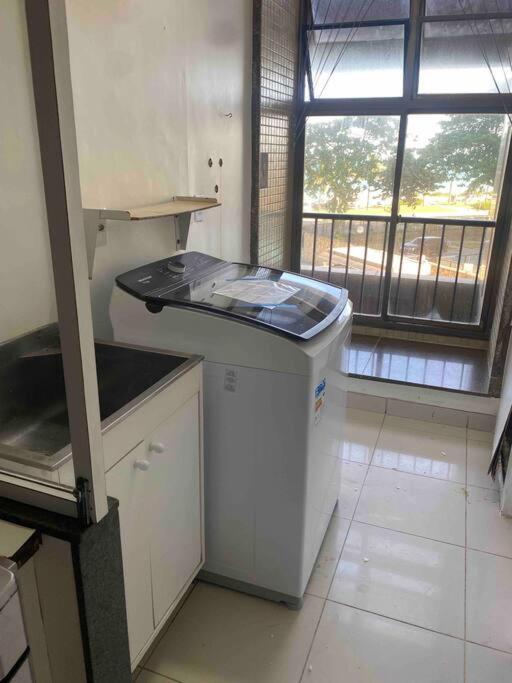 Apartamento 4qtos - Debrucado Sobre O Mar