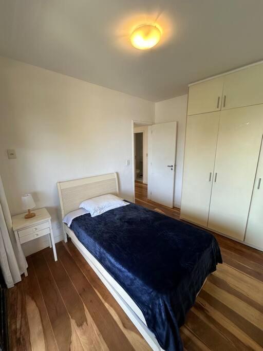 Apartamento 4qtos - Debrucado Sobre O Mar *